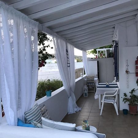 Morpheus Rooms Kini Exterior photo