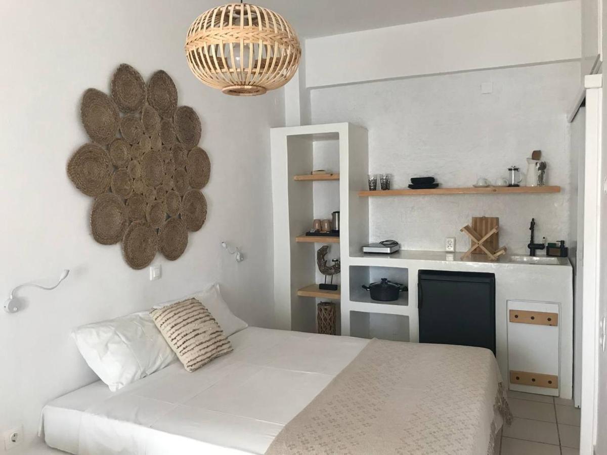 Morpheus Rooms Kini Exterior photo