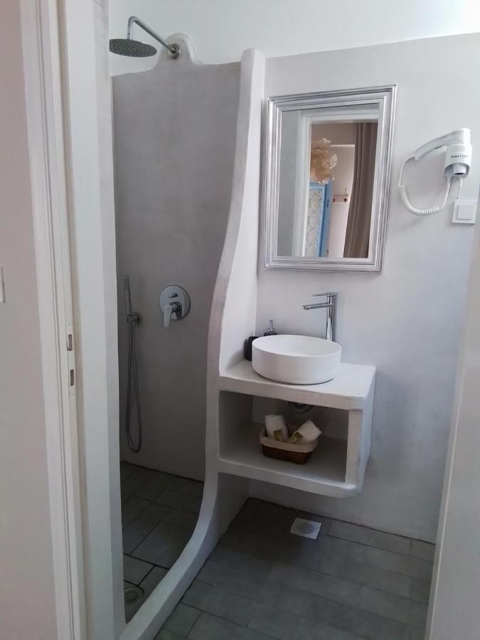 Morpheus Rooms Kini Exterior photo