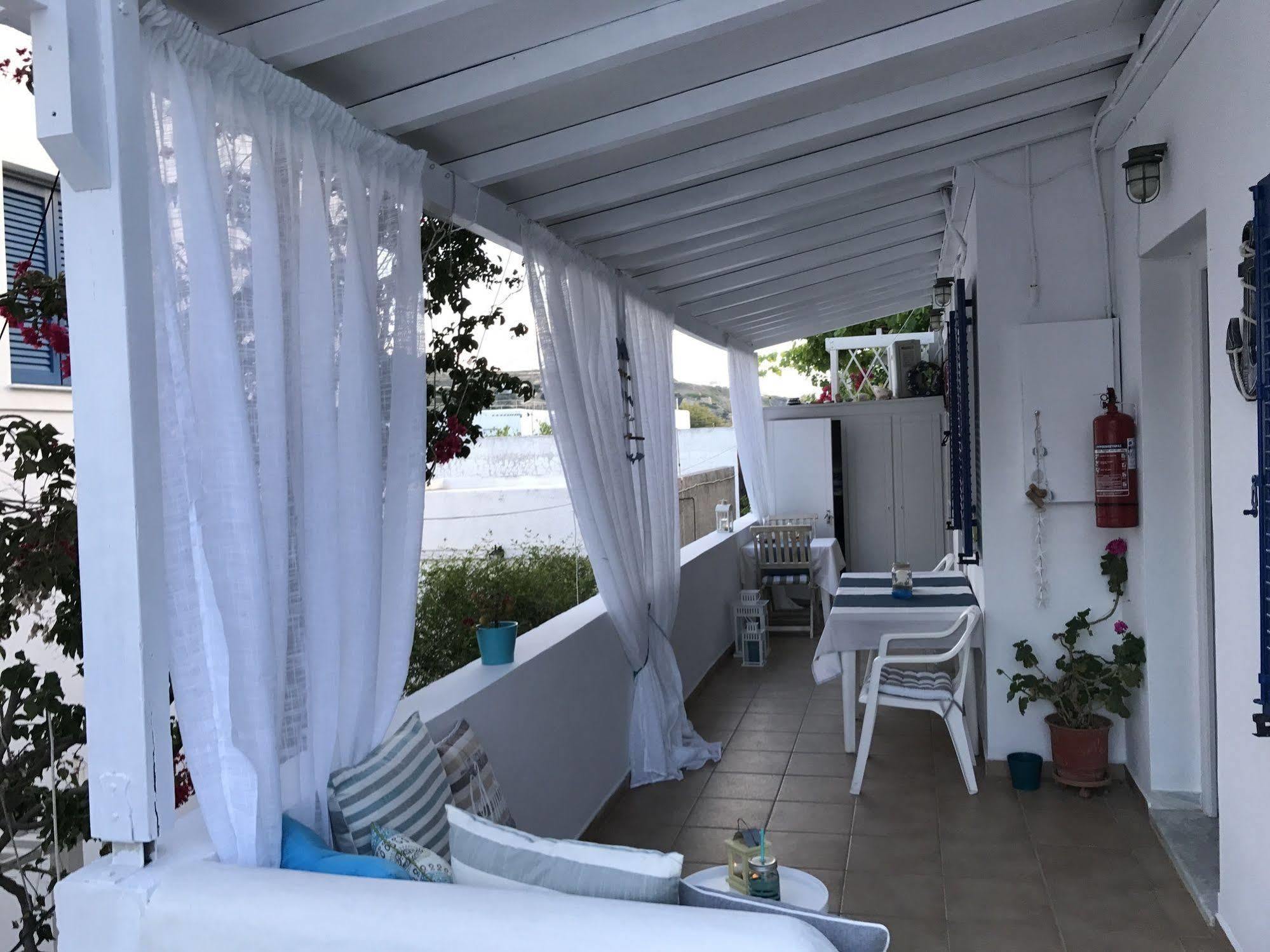 Morpheus Rooms Kini Exterior photo